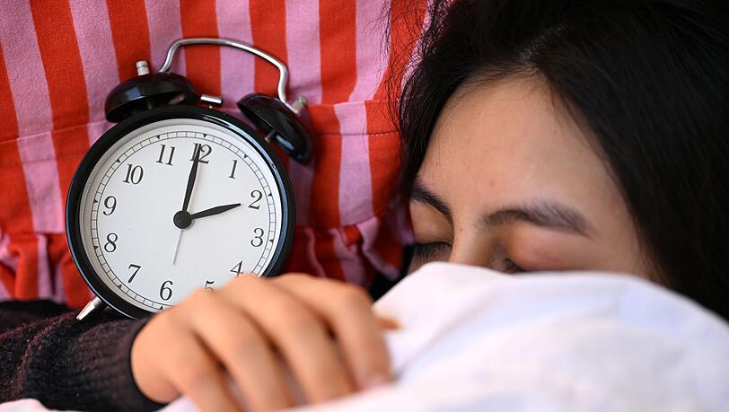 Am Sonntag (29.3.) werden die Uhren vorgestellt, die Sommerzeit beginnt. (Symbolbild)