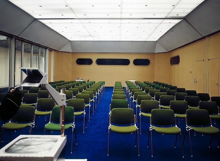 Die Sitzungszimmer waren allerdings noch nichts so attraktiv - eher eng und ungemütlich.