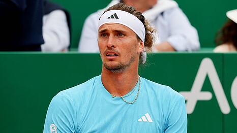 Alexander Zverev musste mit Dackel Mishka ins Krankenhaus.