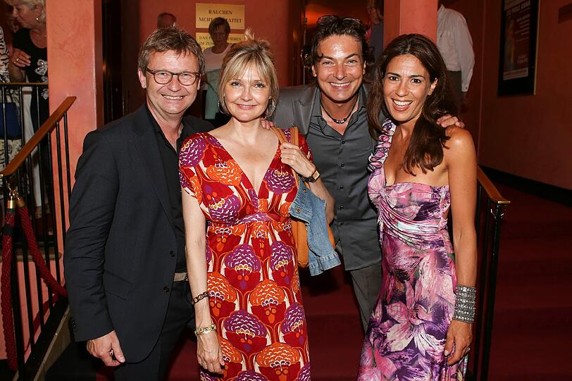 Rene Heinersdorff, Katharina Schubert und Pascal Breuer mit Freundin Loredana La Rocca.