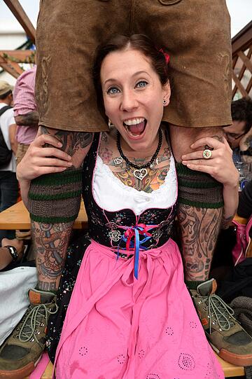 Sexy Körperkunst: Verrückte Tattoos - Spektakuläre Bilder...