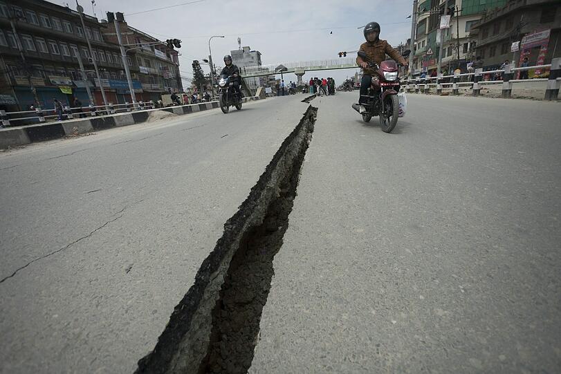 Ausnahmezustand in Kathmandu: Nach dem schwersten Erdbeben seit über 80 Jahren wurde in Nepal der Notstand ausgerufen. Die erschütternden Bilder.