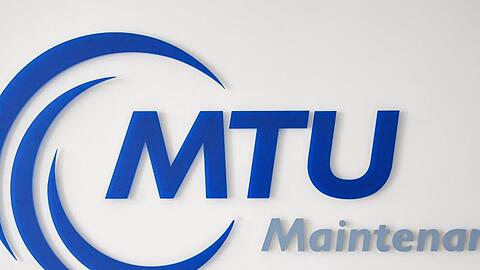 Das Logo des Flugzeugtriebwerksbauer MTU.