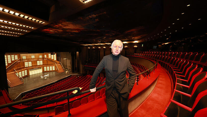 Helmut Josef Geier (63), alias DJ Hell, im Residenztheater, wo er die Musik zur &bdquo;Munich Machine&ldquo; beisteuert.