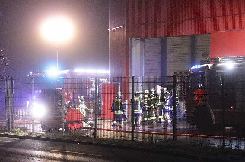 Feuerwehren aus dem Umland wurden zur Unterstützung angefordert.