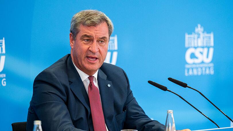 Die CSU will am System gesetzlicher und privater Kassen nicht rütteln. Die CSU will am System gesetzlicher und privater Kassen nicht rütteln.
