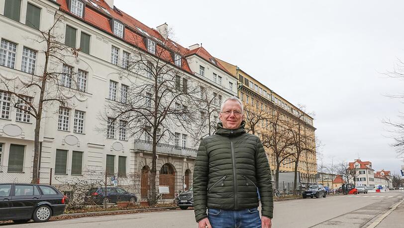 Anwohner Thomas Bierwirth, er wohnt nur 100 Meter von der Abfertigungshalle 23 entfernt. Anwohner Thomas Bierwirth, er wohnt nur 100 Meter von der Abfertigungshalle 23 entfernt.