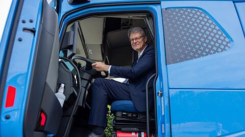 Der Bundesverkehrsminister gibt den Startschuss f&uuml;r das SID-Tool.
