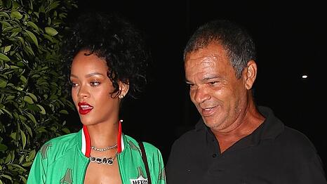Ronald Fenty an der Seite seiner Tochter Rihanna bei einem gemeinsamen Auftritt in Santa Monica.