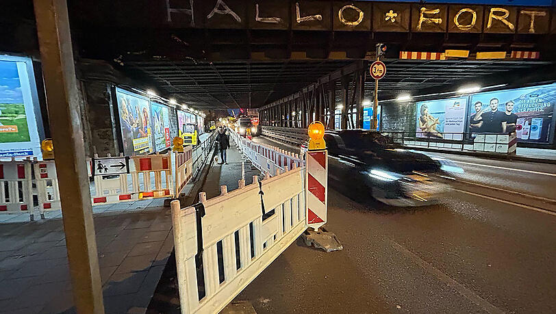 Die derzeitige Baustellensituation an der Rosenheimer Stra&szlig;e.