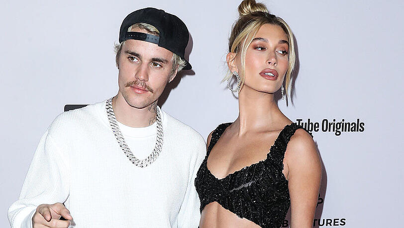Justin Bieber und seine Ehefrau Hailey verstehen offensichtlich viel Spaß. Justin Bieber und seine Ehefrau Hailey verstehen offensichtlich viel Spaß.