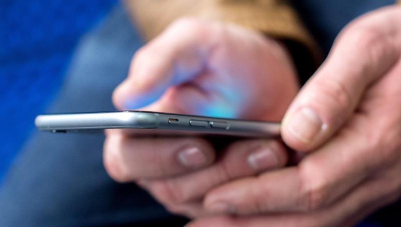 Die Handy-App zur Eindämmung des Coronavirus in Deutschland läuft nach Einschätzung von Experten nicht auf jedem Smartphone. Die Handy-App zur Eindämmung des Coronavirus in Deutschland läuft nach Einschätzung von Experten nicht auf jedem Smartphone.