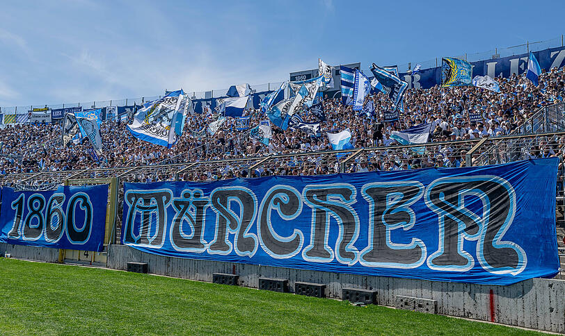 Stets ausverkauft, doch in der abgelaufenen Saison war das Grünwalder Stadion wahrlich keine Festung. Löwen-Team und -Fans wollen das in der neuen Saison ändern. Stets ausverkauft, doch in der abgelaufenen Saison war das Grünwalder Stadion wahrlich keine Festung. Löwen-Team und -Fans wollen das in der neuen Saison ändern.