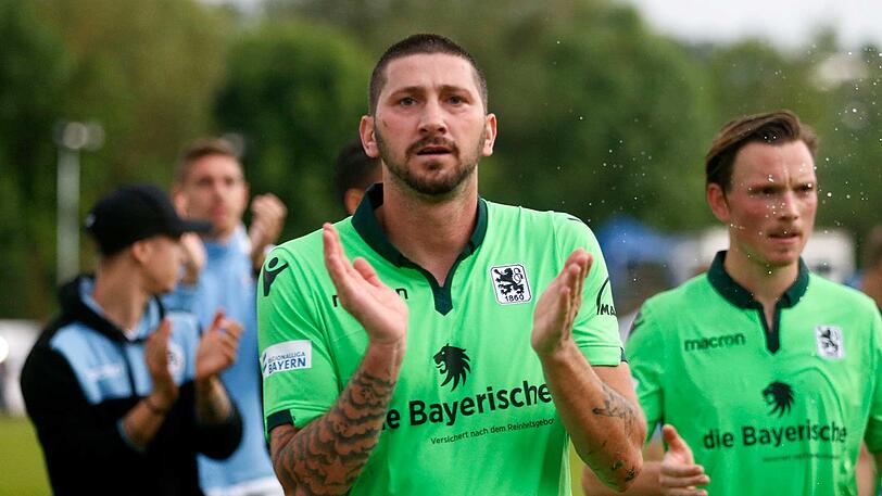 Wird Sascha Mölders in der 3. Liga ebenfalls im grünen Auswärtstrikot auflaufen? Im Löwenshop ist es jedenfalls noch zu kaufen.