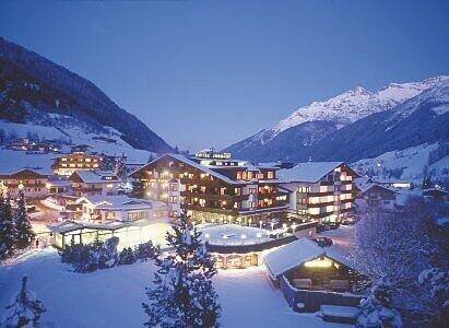 Das 5-Sterne SPA-Hotel Jagdhof am Fuße des Stubaier Gletscher.