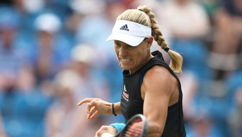 Angelique Kerber setzt sich in Eastbourne gegen Samantha Stosur durch. Angelique Kerber setzt sich in Eastbourne gegen Samantha Stosur durch.