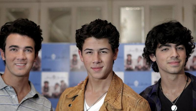 Die US-Band Jonas Brothers mit (v.l.) Kevin, Nick and Joe: Es heißt, Kevin wolle heiraten.