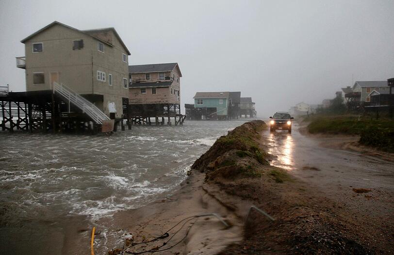 Heftige Regenfälle und Überschwemmungen: Hurrikan "Irene" ist in North Carolina angekommen
