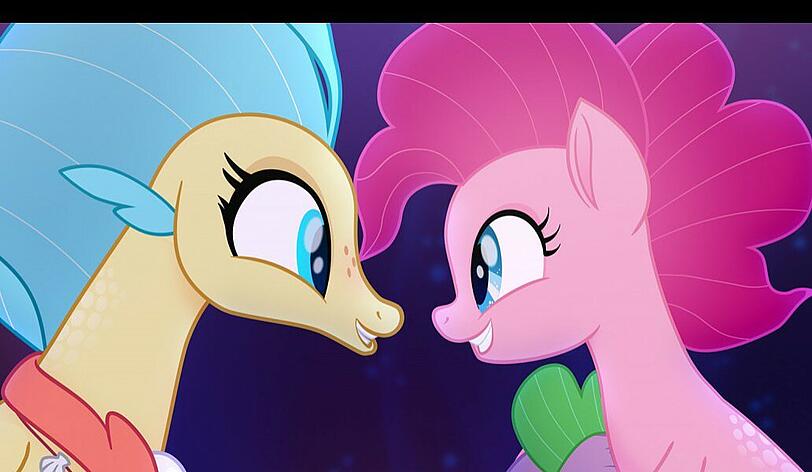 Prinzessin Skystar (gesprochen von Beatrice Egli) möchte Pinky Pie und ihren Freunden helfen.