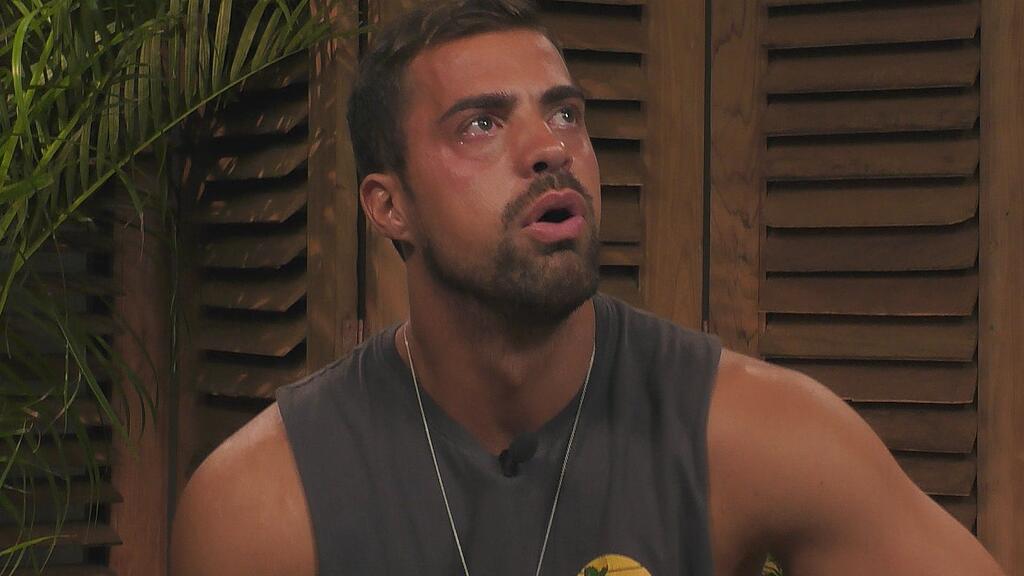 Tobias Wegener weint wegen seiner Zeit auf der Sonderschule