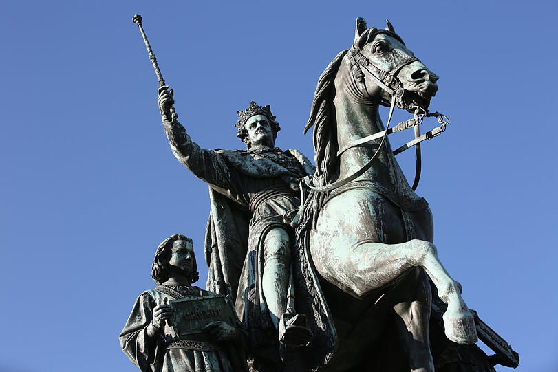 König Ludwig I. von Bayern: Der kunstsinnige Monarch und legendäre "Weiberer" reitet seit 1862 an der Ludwigstraße.