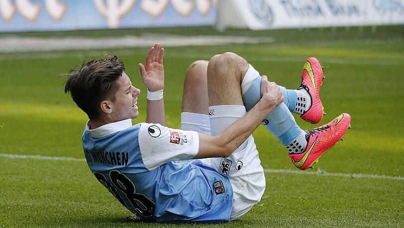 Julian Weigl fällt zwei Wochen aus. Julian Weigl fällt zwei Wochen aus.