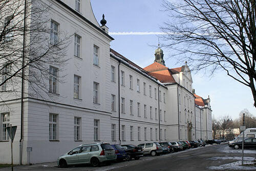 Der Altbau des Klinikums Harlaching.