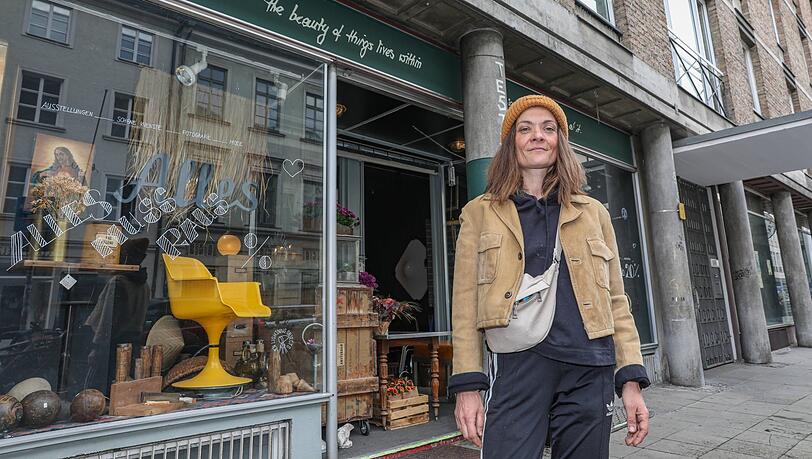 Jeans Kaltenbach in der Herzogspitalstraße schließt. Auch Judith Pawelke (43) wird ihren Laden schräg gegenüber in wenigen Wochen aufgeben.
