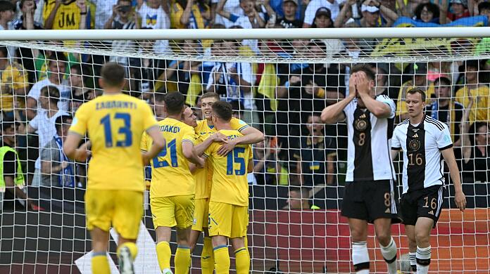 Die deutsche Nationalmannschaft kommt nicht über ein Remis gegen die Ukraine hinaus.