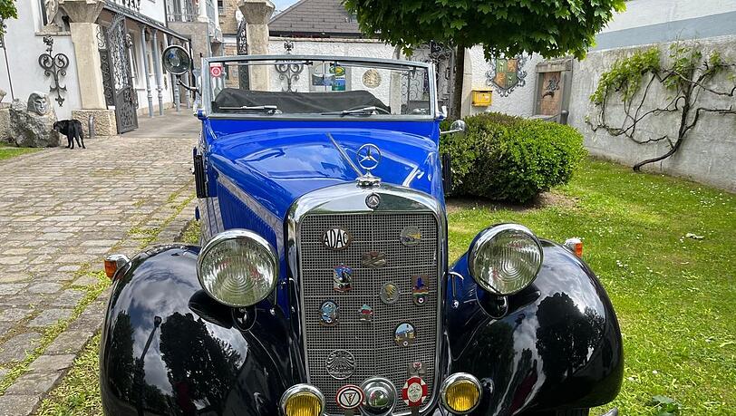 Mit diesem Oldtimer wird die Braut zum Wiener Rathaus chauffiert. Mit diesem Oldtimer wird die Braut zum Wiener Rathaus chauffiert.