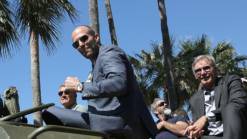 Panzer unter Palmen: Die Stars von "The Expendables 3" in Cannes Panzer unter Palmen: Die Stars von "The Expendables 3" in Cannes