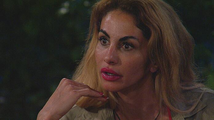 Janina Youssefian packt im Dschungelcamp über ihre Affäre mit Dieter Bohlen aus.