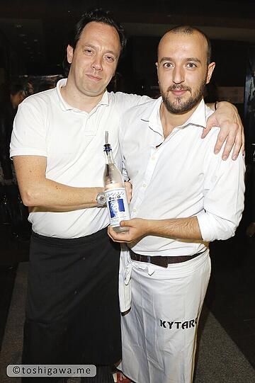 Diese zwei Herren sorgten dafür, dass der Ouzo fließt.