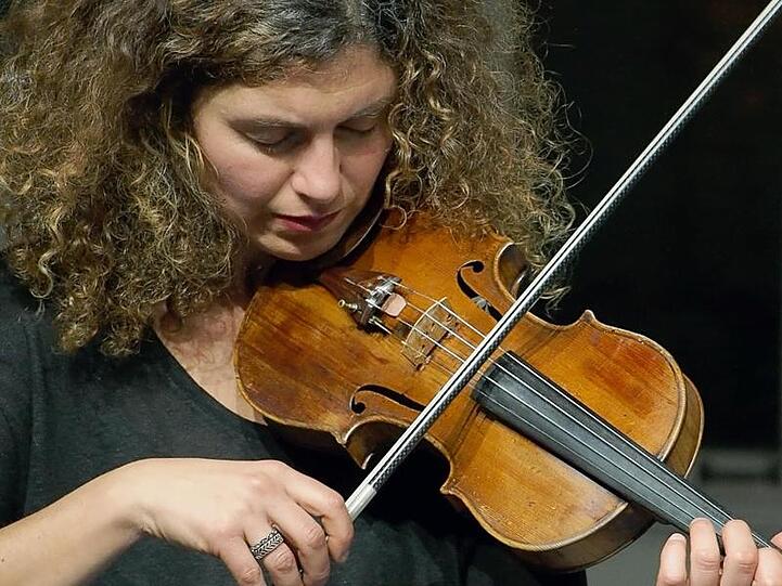 Die bulgarische Musikerin Biliana Voutchkova hat über die sozialen Medien zu einem neuen, kostbaren Instrument gekommen.