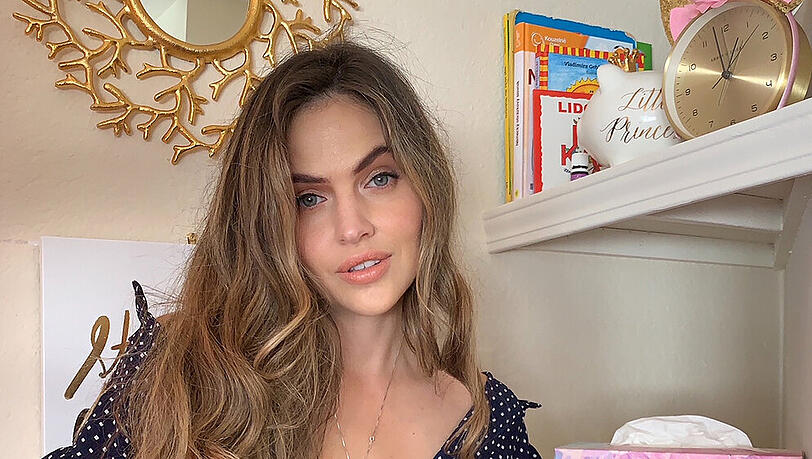 Mama und Model Hana Nitsche hat eine limitierte Kosmetiktuchbox gestaltet Mama und Model Hana Nitsche hat eine limitierte Kosmetiktuchbox gestaltet