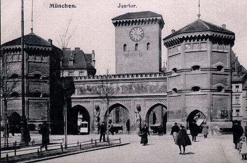 Das Isartor vor hundert Jahren . . .
