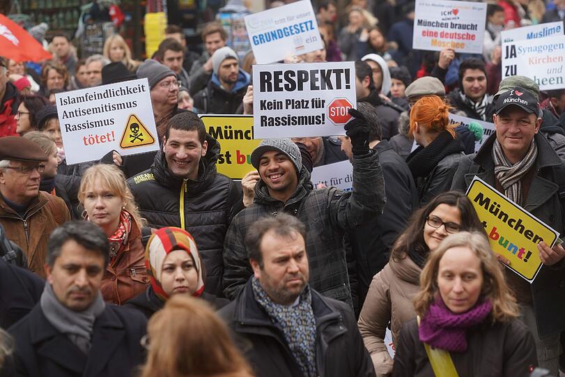 Über 400 Teilnehmer waren  bei der Kundgebung "München ist bunt" am Marienplatz