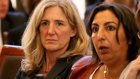 Stellt sich hinter die gescheiterte OB-Kandidatin Sabine Nallinger (l.): Fraktionschefin Gülseren Demirel.