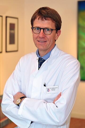 Direktor der Klinik für Erwachsenenkardiologie am Deutschen Herzzentrum München: Professor Dr. Heribert Schunkert.