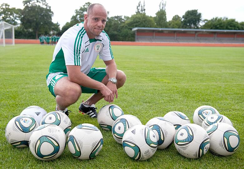 Will mit der nigerianischen Nationalelf ins WM-Viertelfinale: Thomas Obliers.