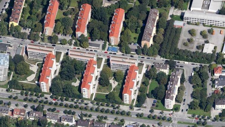 Die Gebäude zwischen Seebrucker Straße und Kreillerstraße wurden deutlich aufgewertet. Die Gebäude zwischen Seebrucker Straße und Kreillerstraße wurden deutlich aufgewertet.