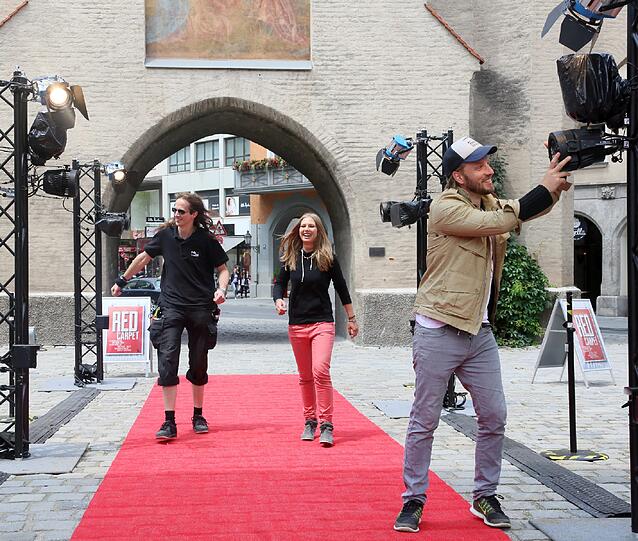 ... für einen Lauf auf dem Red Carpet. Passanten, die hier zufällig vorbei gehen, sollen sich fühlen dürfen wie ein Star.