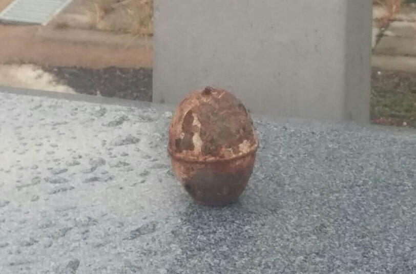 Die gefundene Handgranate am Starnberger Bahnhof.