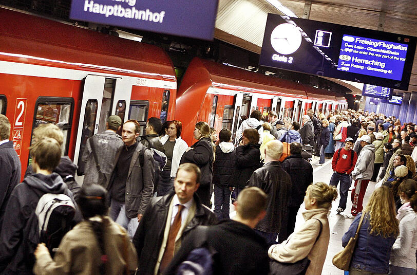 Chaos Am Hauptbahnhof zur Rush-Hour. (Symbolbild)