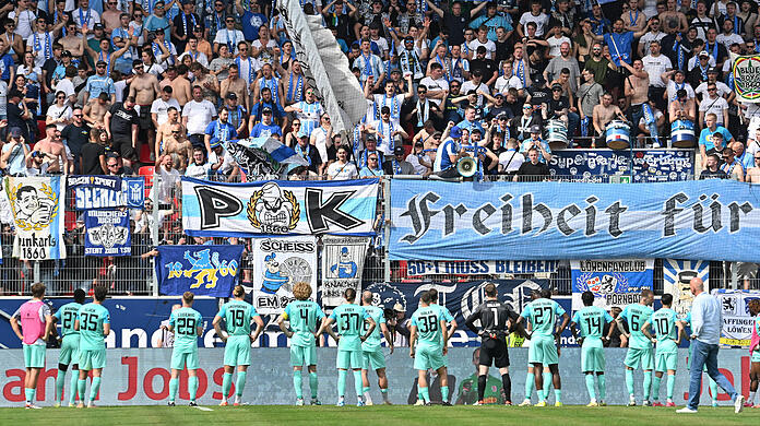 Der TSV 1860 könnte ab der kommenden Saison der dienstälteste Drittliga-Klub sein. (Symbolbild)