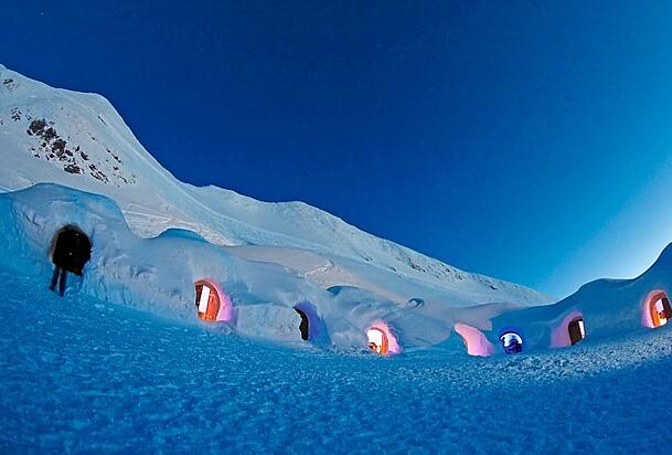 Die Iglu-Lodge: Auf 2224 Meter können hier bis zu 58 Personen schlafen.