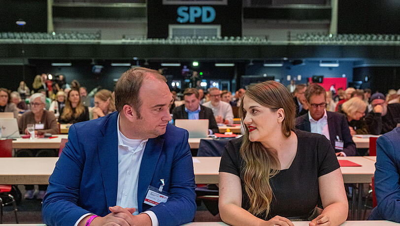 Die Vorsitzenden der Bayern-SPD: Ronja Endres und Sebastian Roloff.