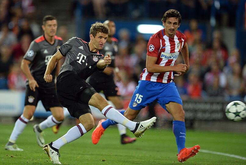 Ein Schuss, aber kein Treffer: Auch gegen Atlético Madrid ist Bayern-Stürmer Thomas Müller (l.) glücklos.