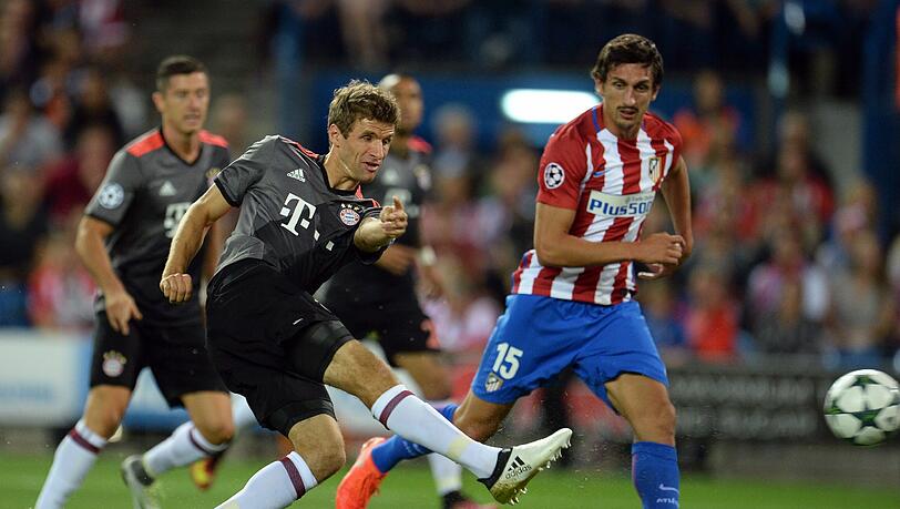 Ein Schuss, aber kein Treffer: Auch gegen Atlético Madrid ist Bayern-Stürmer Thomas Müller (l.) glücklos. Ein Schuss, aber kein Treffer: Auch gegen Atlético Madrid ist Bayern-Stürmer Thomas Müller (l.) glücklos.
