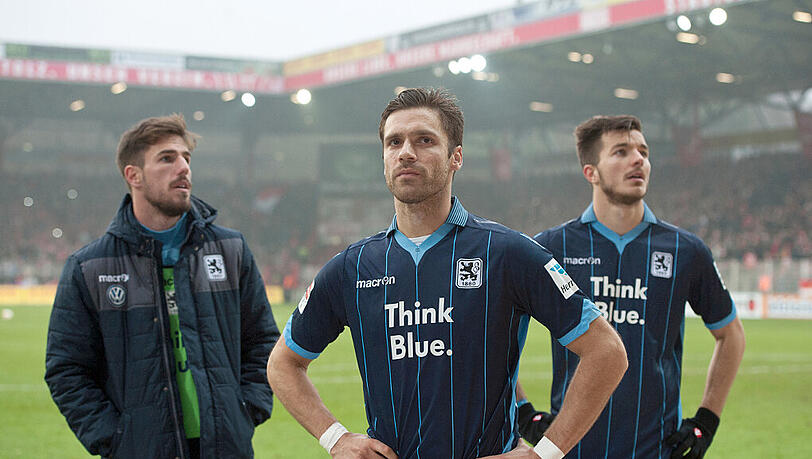 Frust und Enttäuschung: Die Löwen-Profis (v.l.) Milos Degenek, Gary Kagelmacher und Stefan Mugosa nach der 0:3-Pleite bei Union Berlin. Frust und Enttäuschung: Die Löwen-Profis (v.l.) Milos Degenek, Gary Kagelmacher und Stefan Mugosa nach der 0:3-Pleite bei Union Berlin.